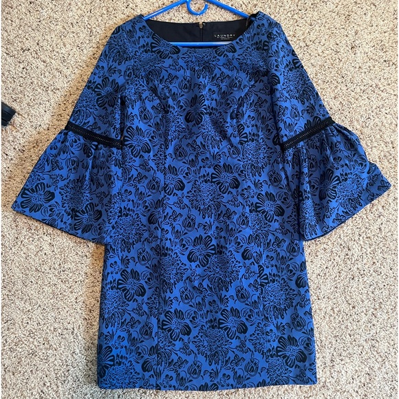 Laundry by Shelli Segal Floral Bell Sleeve Stretch Jacquard Knit Dress 12 - Picture 2 of 9
